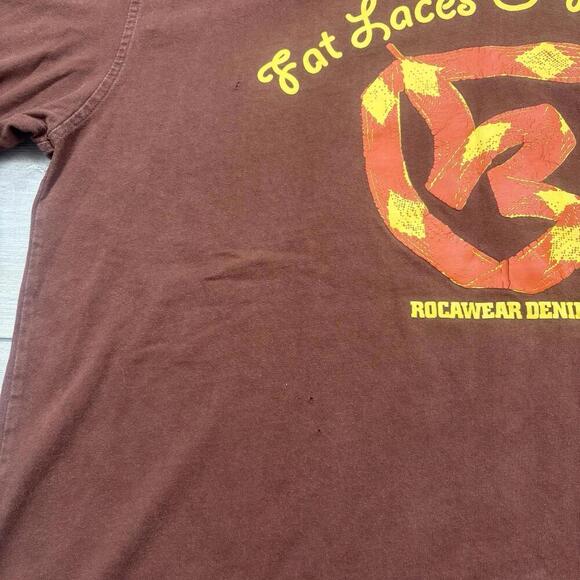 Vintage Rocawear Fat Laces & Fly Kicks Brown Graphic Tee Men XL Hip Hop Y2K - Picture 5 of 6